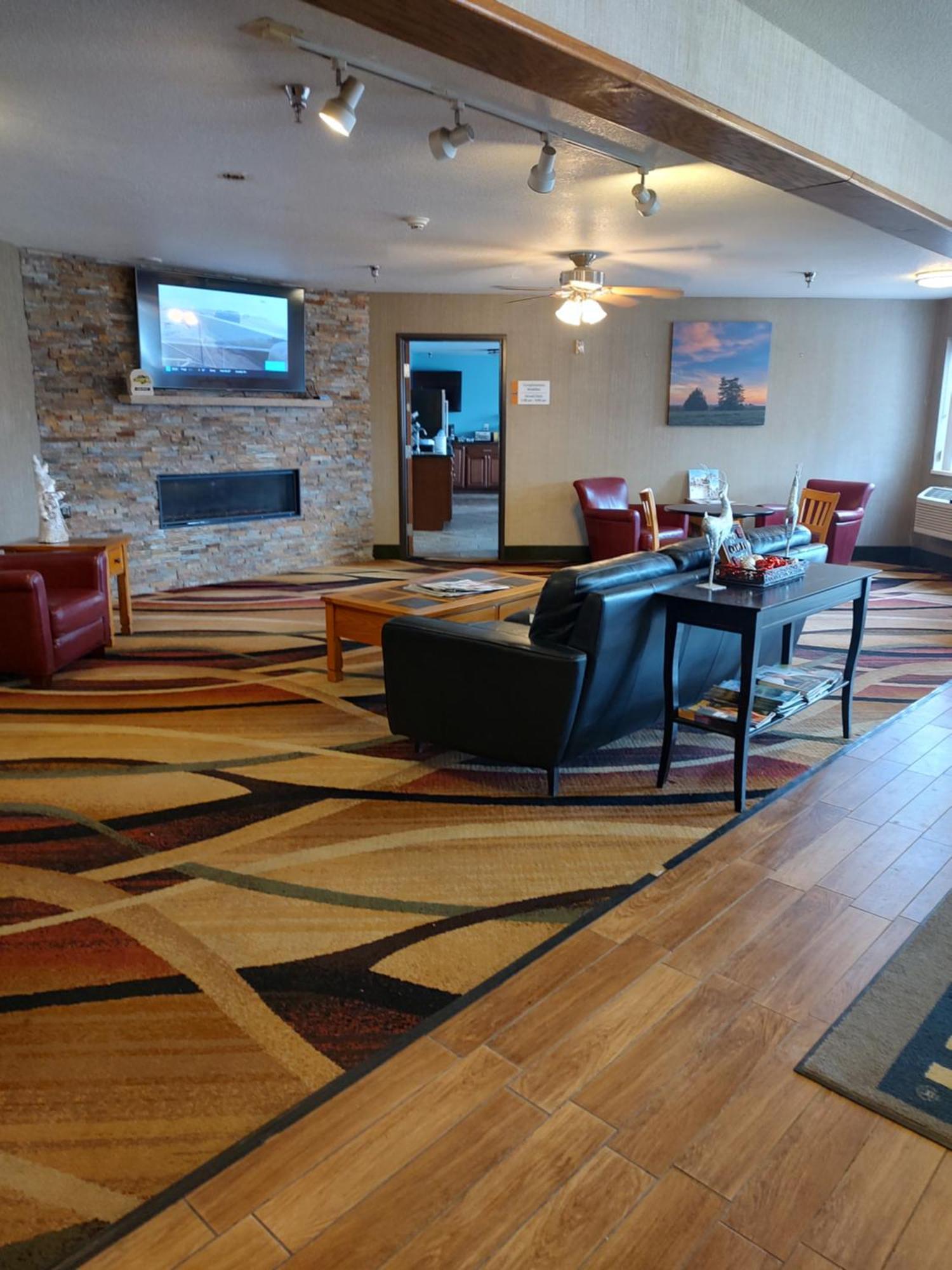 Days Inn & Suites By Wyndham Fargo 19Th Ave/Airport Dome Exteriér fotografie